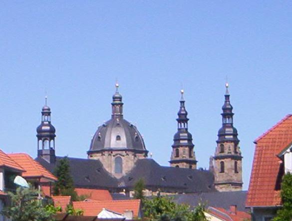 Dom von den Fuldawiesen aus betrachtet