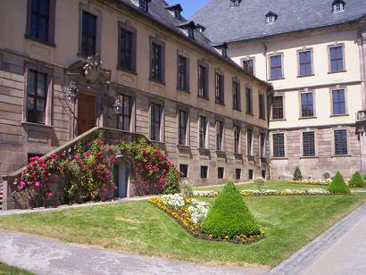 Im Ehrenhof des Stadtschlosses Fulda